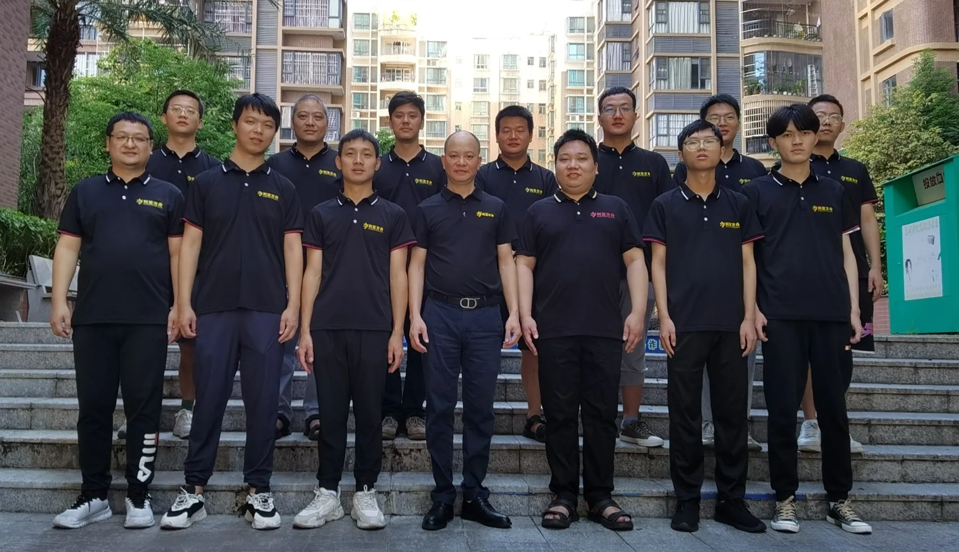 利亚方舟惠州研发团队合影
